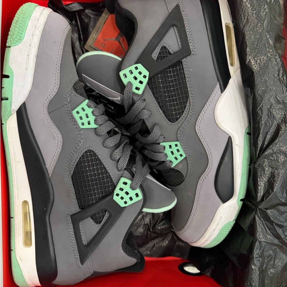 Jordan 4s retro Green Glow
